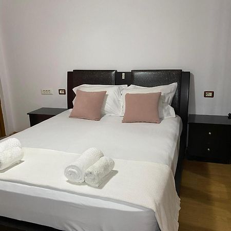 Bertis Guest House Gjirokastër Екстериор снимка
