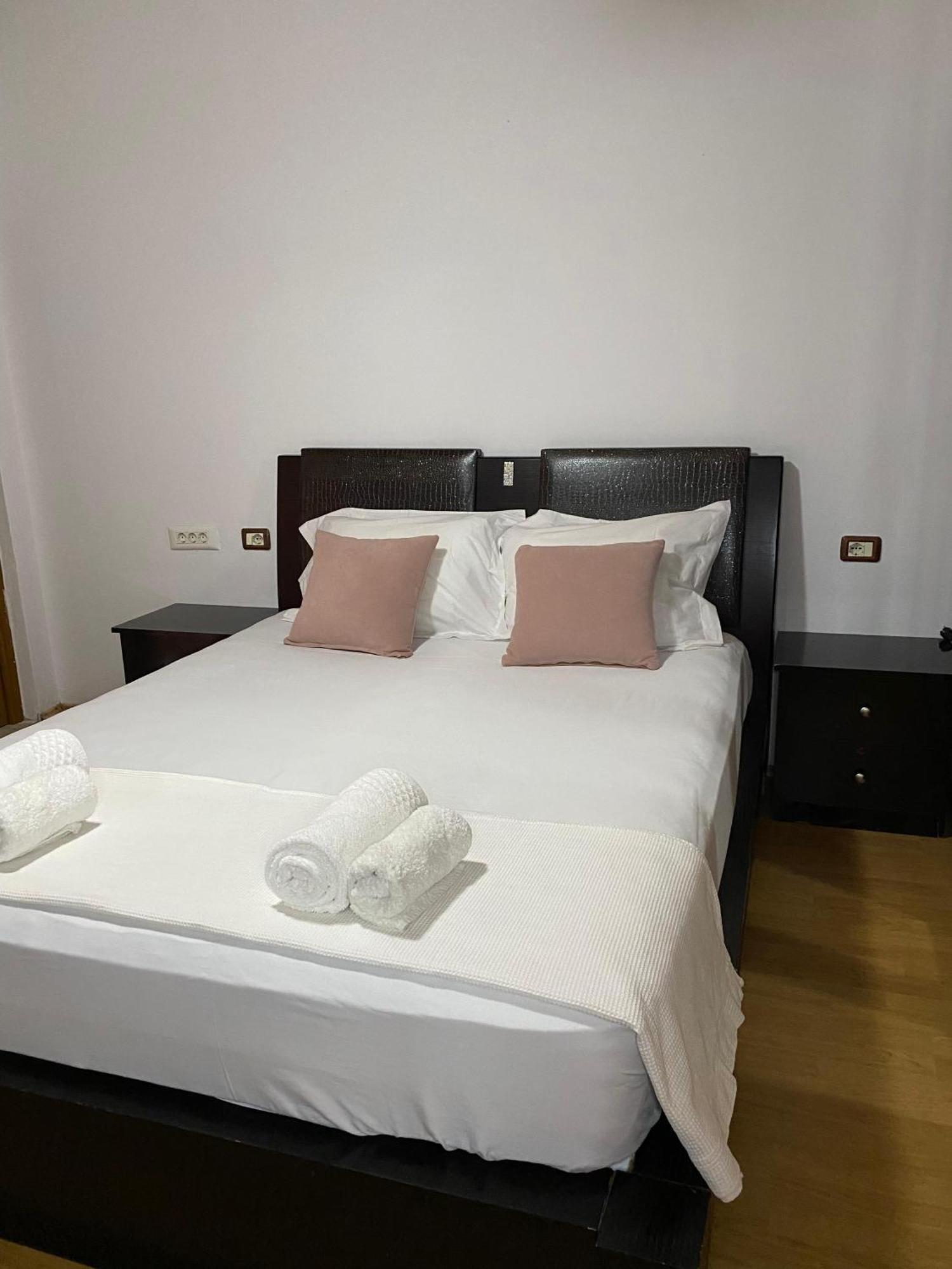 Bertis Guest House Gjirokastër Екстериор снимка