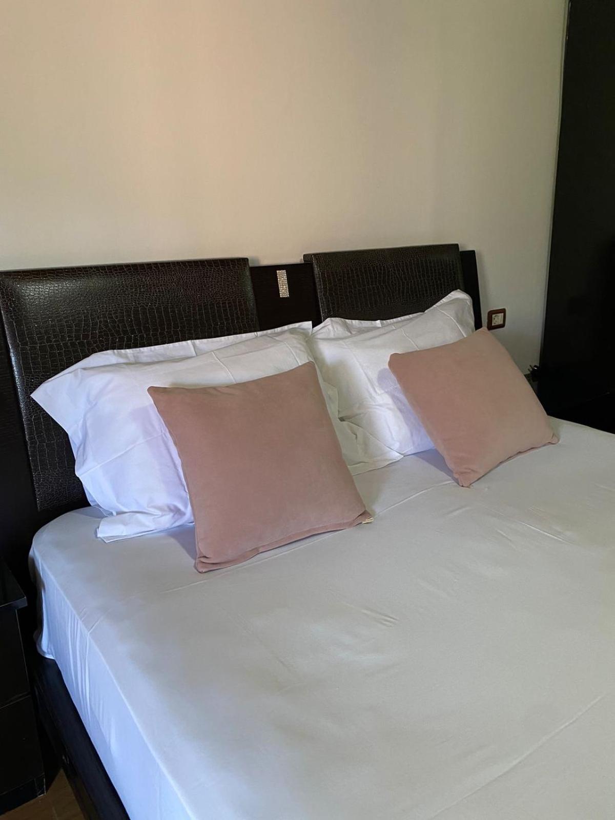 Bertis Guest House Gjirokastër Екстериор снимка
